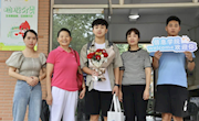 7003菠菜导航网大全为大一新生过生日